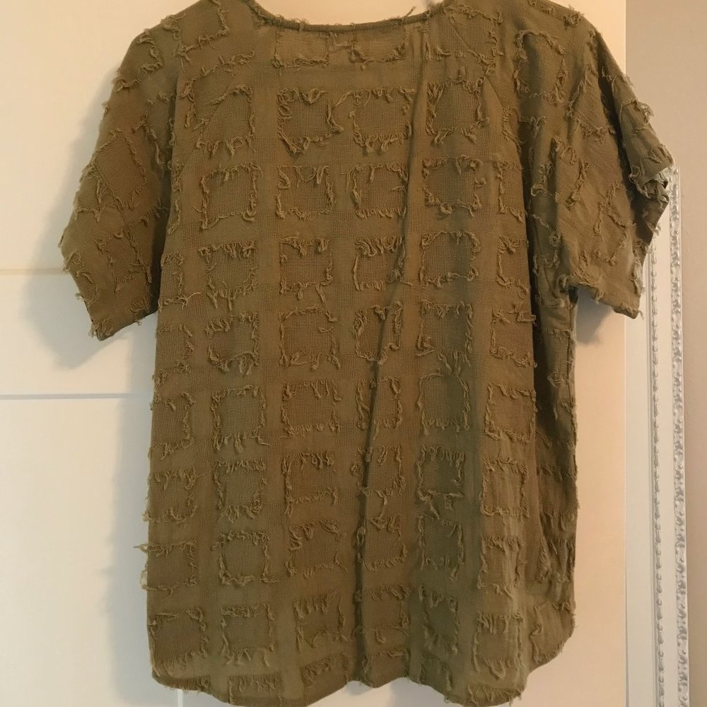 Green Top - Picture 2 of 2